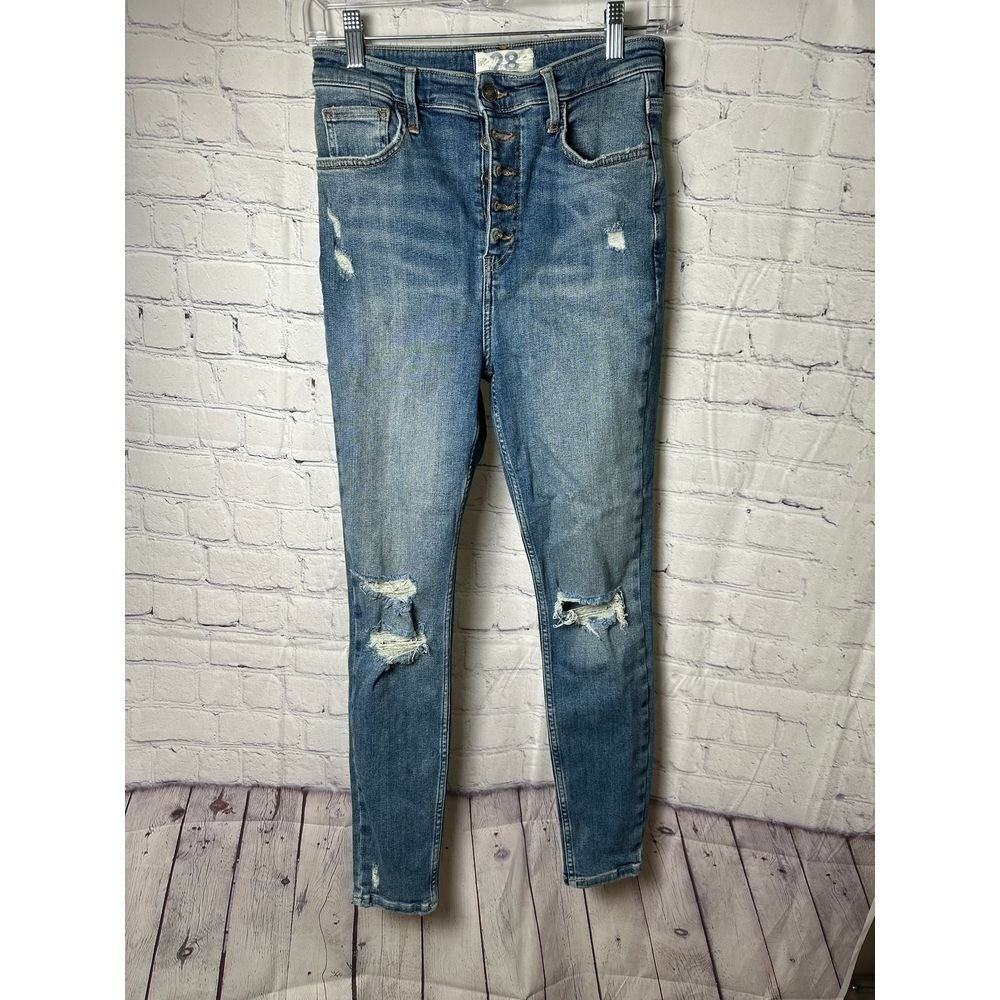Free People We The Free High Rise Distressed Skinny Jeans  Size 28 Button Fly